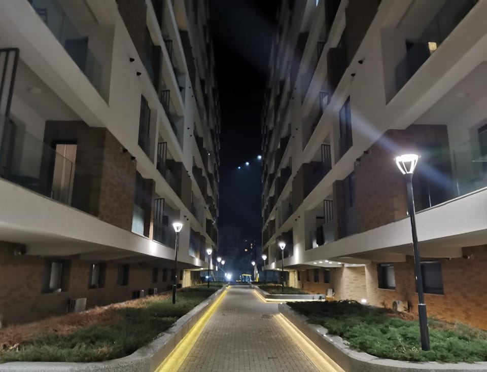 Property building, Neighbourhood