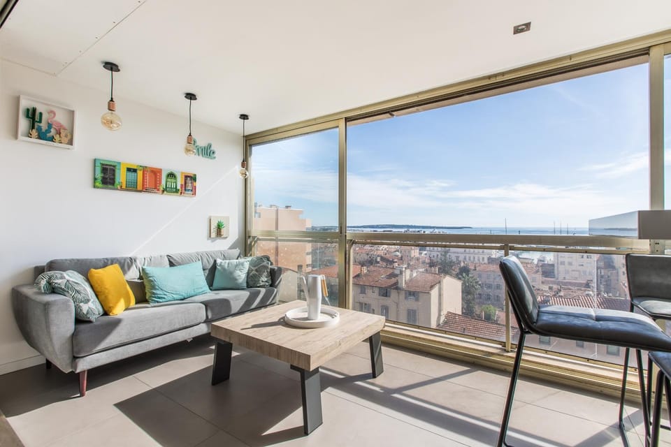 Day, View (from property/room), Balcony/Terrace, Living room, Seating area