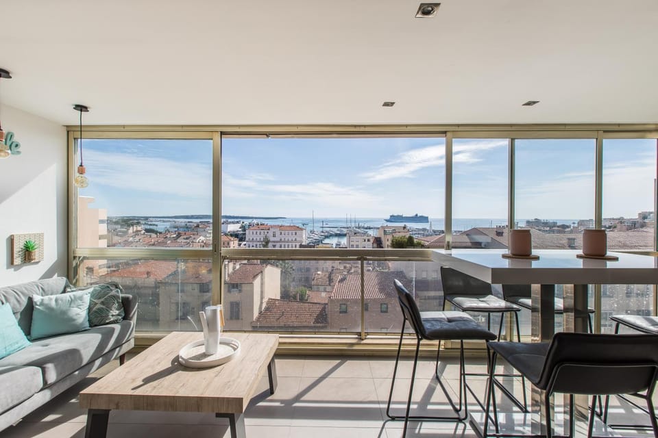 Patio, Day, Natural landscape, View (from property/room), Balcony/Terrace, Seating area, Dining area, Sea view