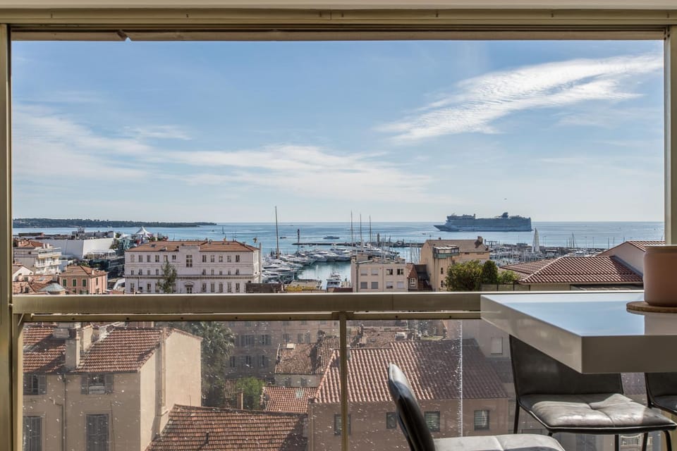 Day, Natural landscape, View (from property/room), Balcony/Terrace, Dining area, Sea view