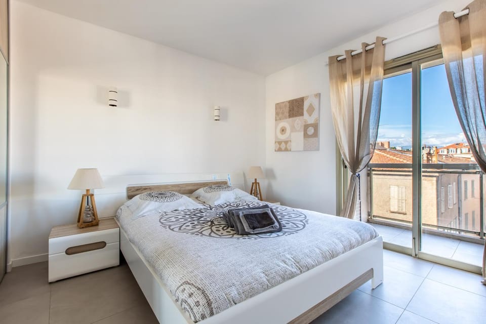 Bed, View (from property/room), Balcony/Terrace, Photo of the whole room, Bedroom, towels