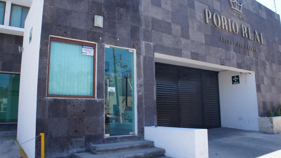 Property building, Facade/entrance