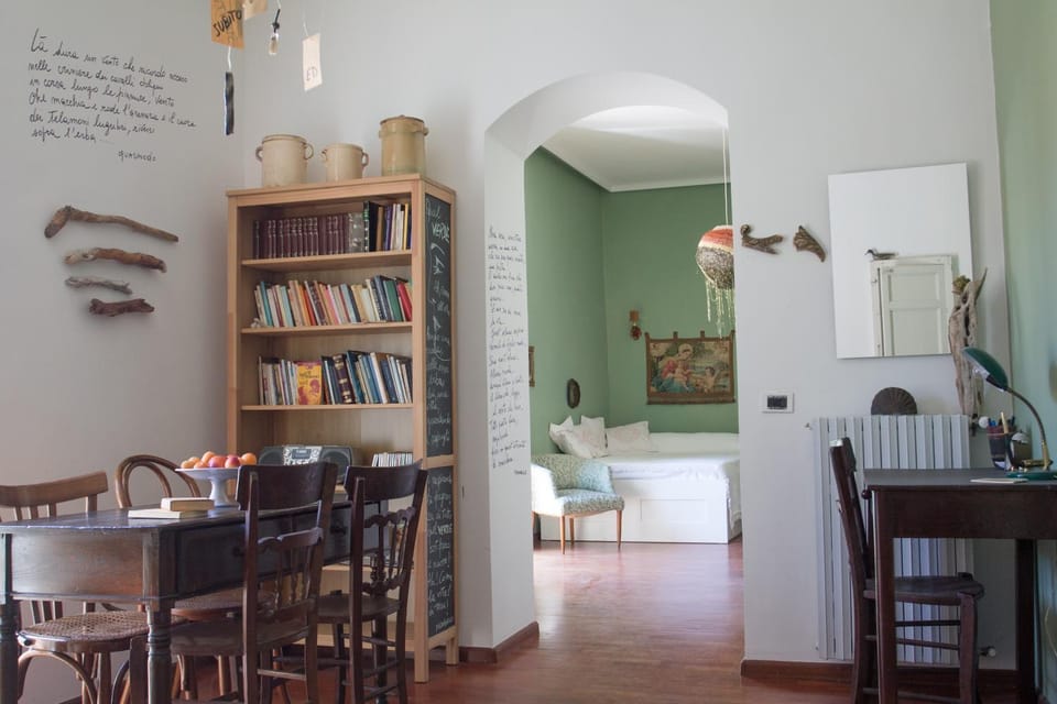Bed, Library, Library, Seating area, Dining area