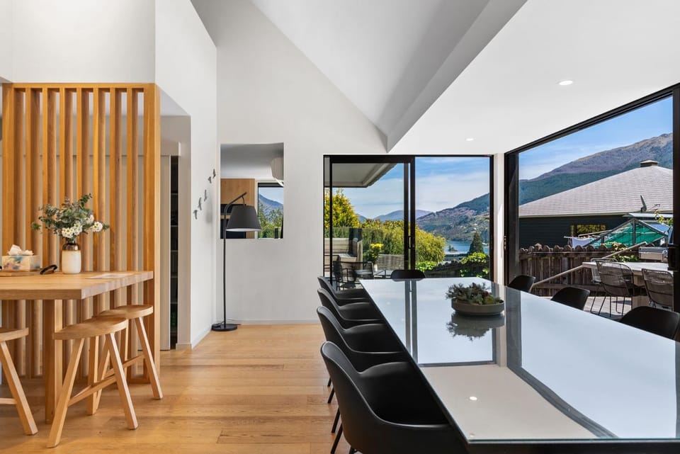 Mountain Utopia House in Queenstown