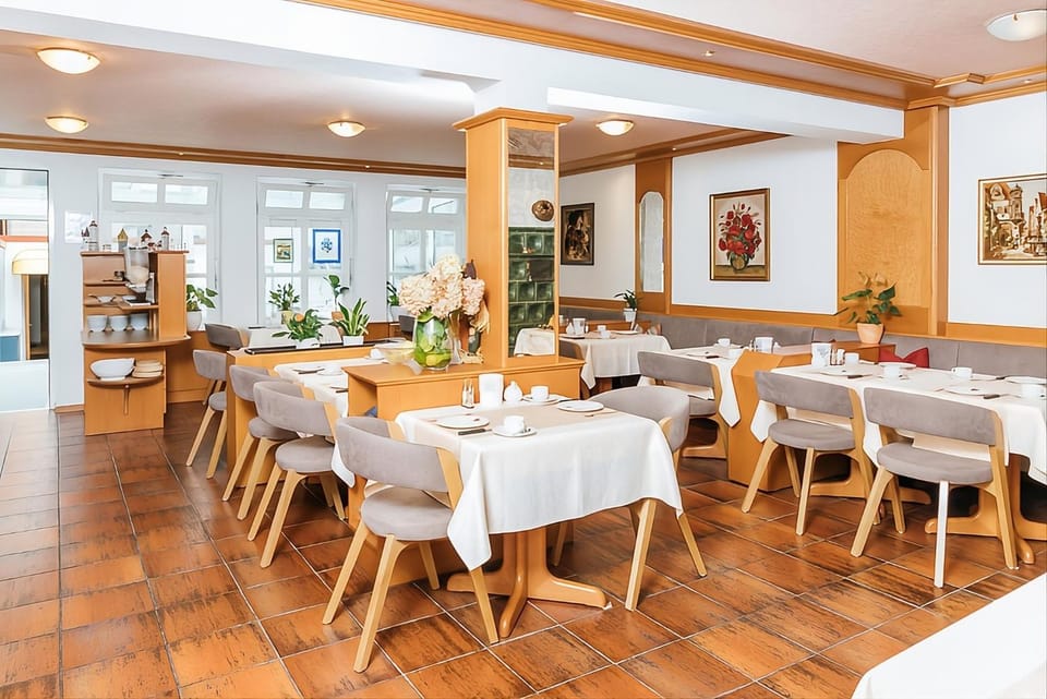Breakfast, Continental breakfast, Buffet breakfast