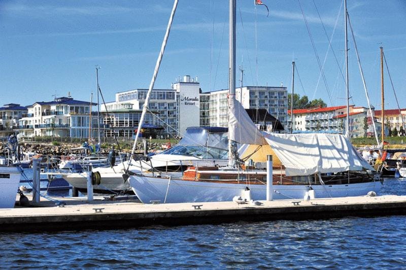 Facade/entrance, Summer