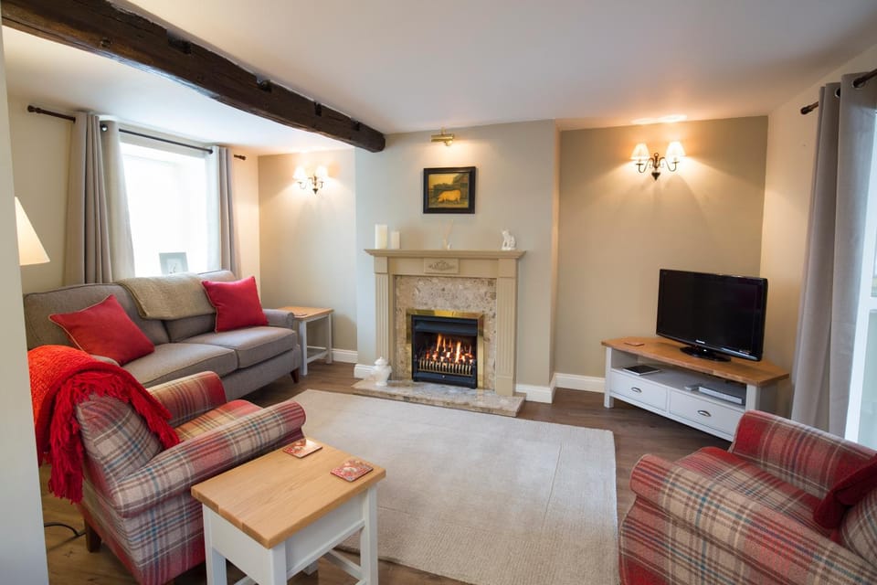 Bramwood Cottages House in England