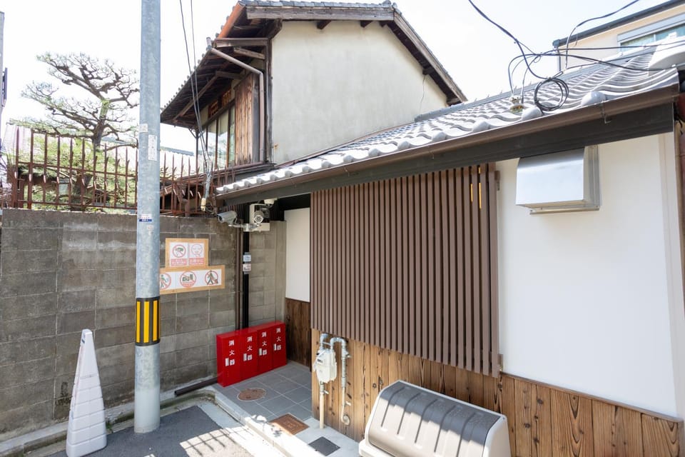 Property building, Patio, Day
