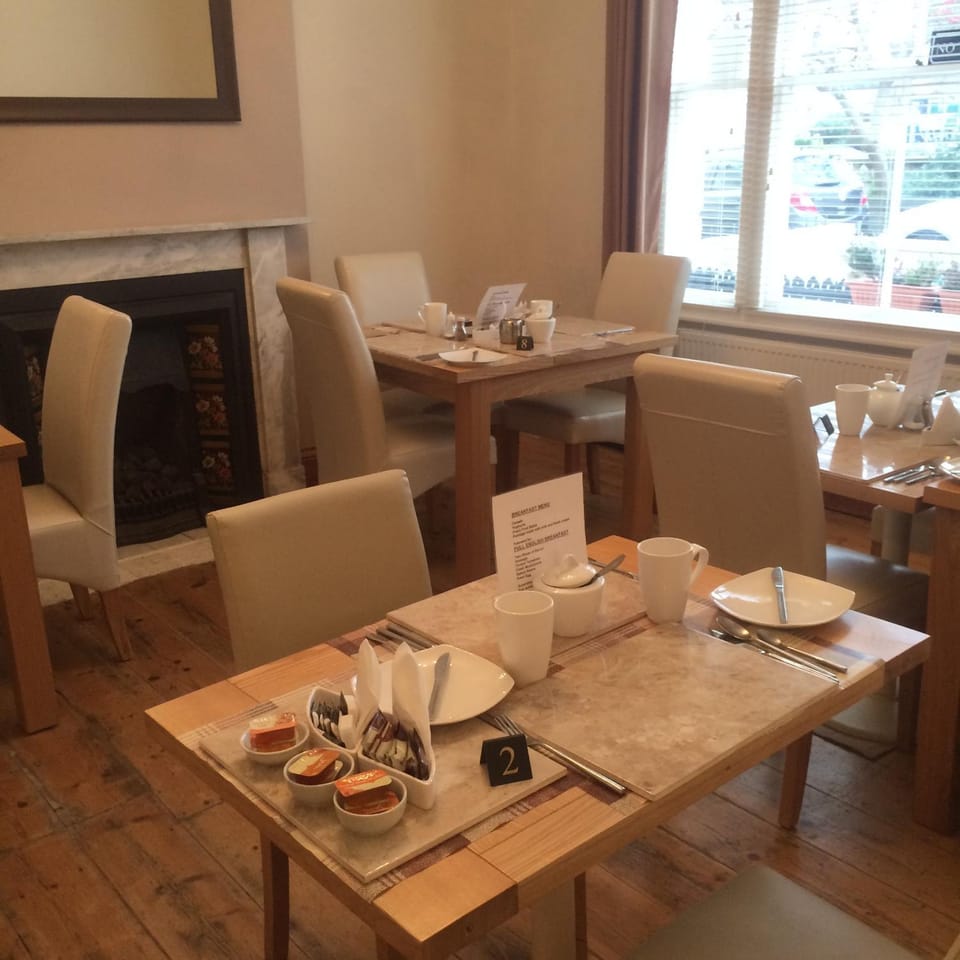 Restaurant/places to eat, Dining area