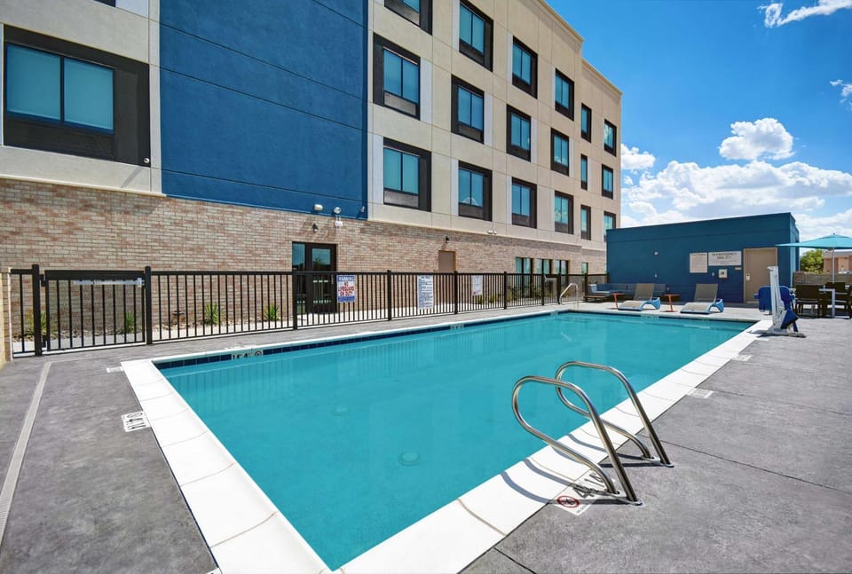 Pool view, Swimming pool