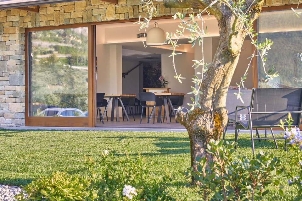 Garden, Breakfast