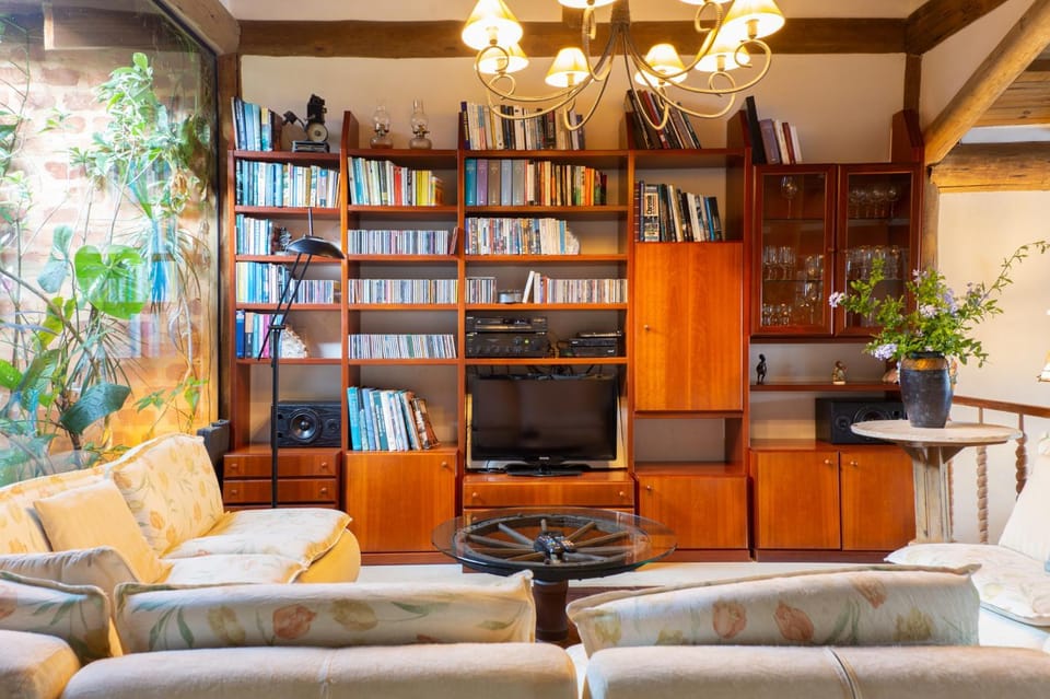 Library, Living room