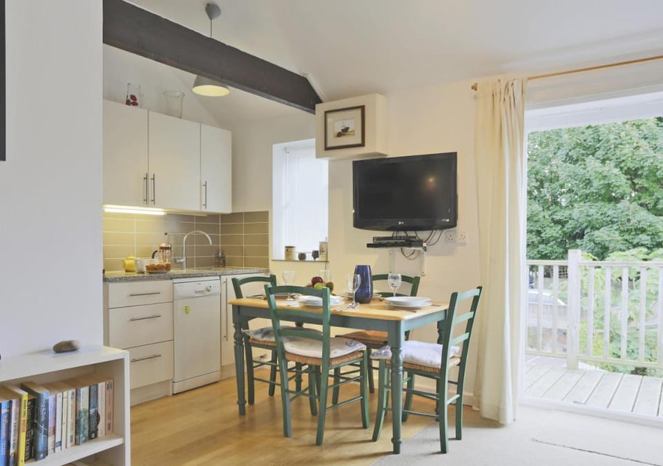 TV and multimedia, Balcony/Terrace, Kitchen or kitchenette, Dining area