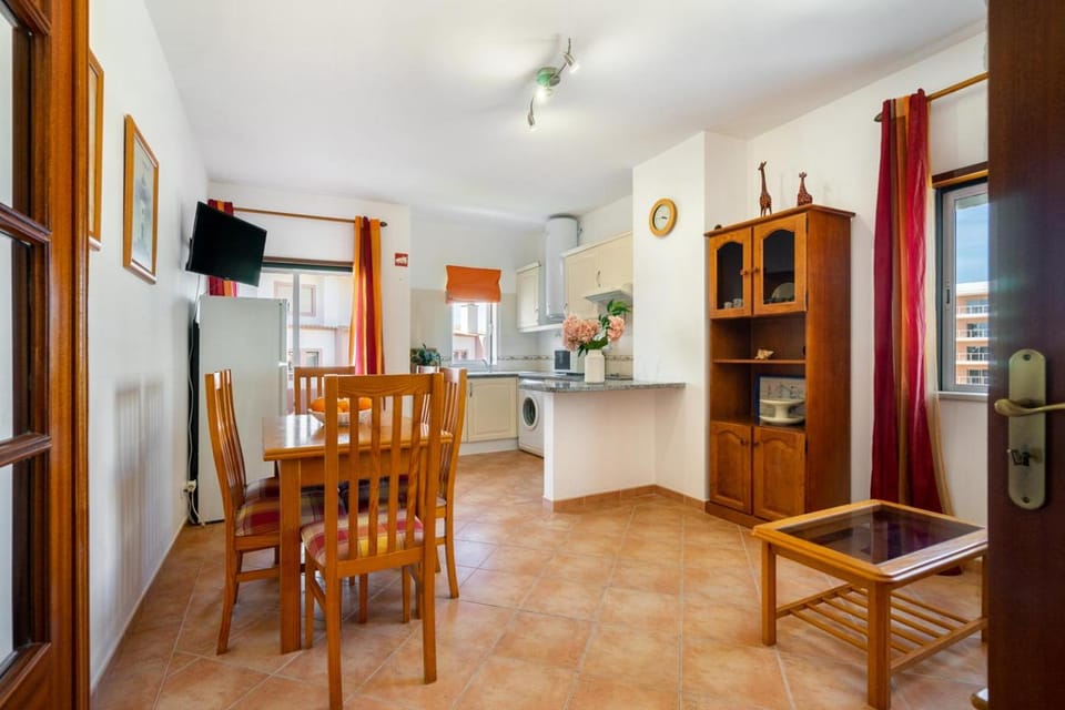 TV and multimedia, Kitchen or kitchenette, Dining area
