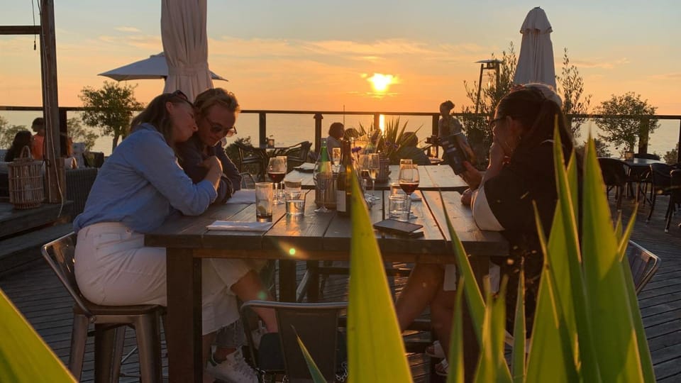 Restaurant/places to eat, Sea view