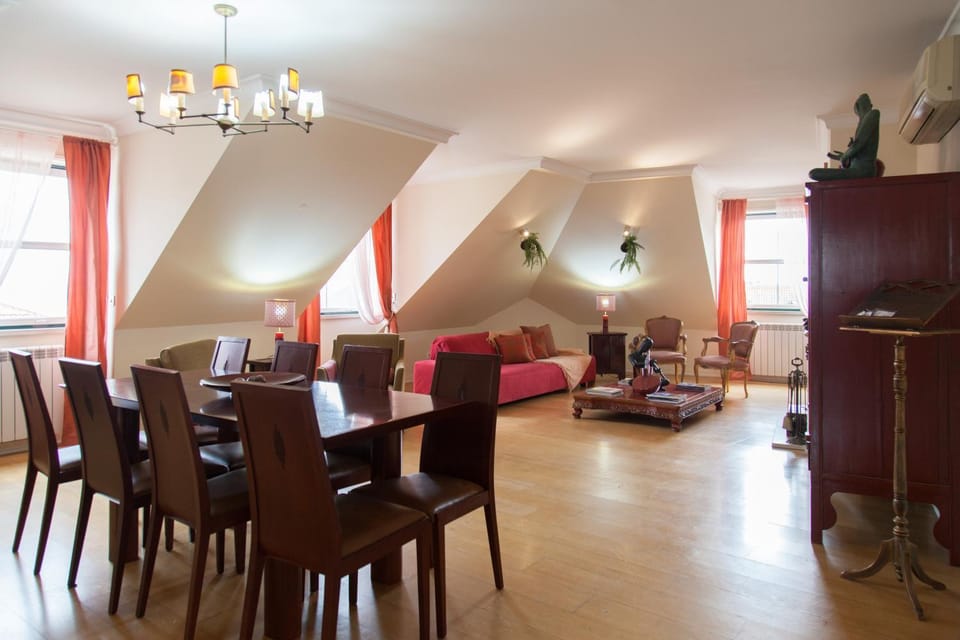 FLH Chic Chiado Exotic Spacious Residence Apartment in Lisbon
