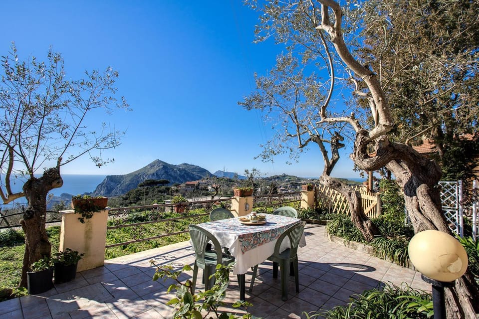 BBQ facilities, Garden, Balcony/Terrace, Balcony/Terrace, Garden view, Mountain view, Sea view, Quiet street view