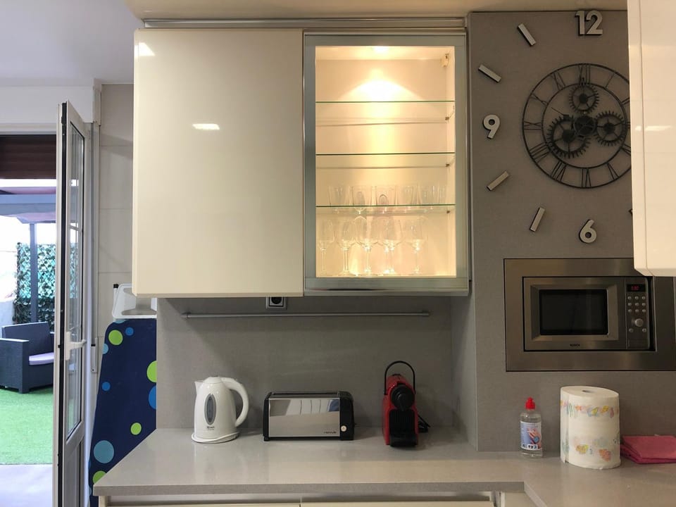 Coffee/tea facilities, Kitchen or kitchenette