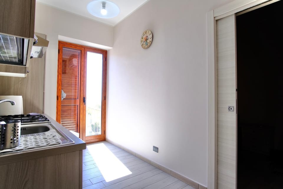Kitchen or kitchenette, minibar, pet friendly, stove