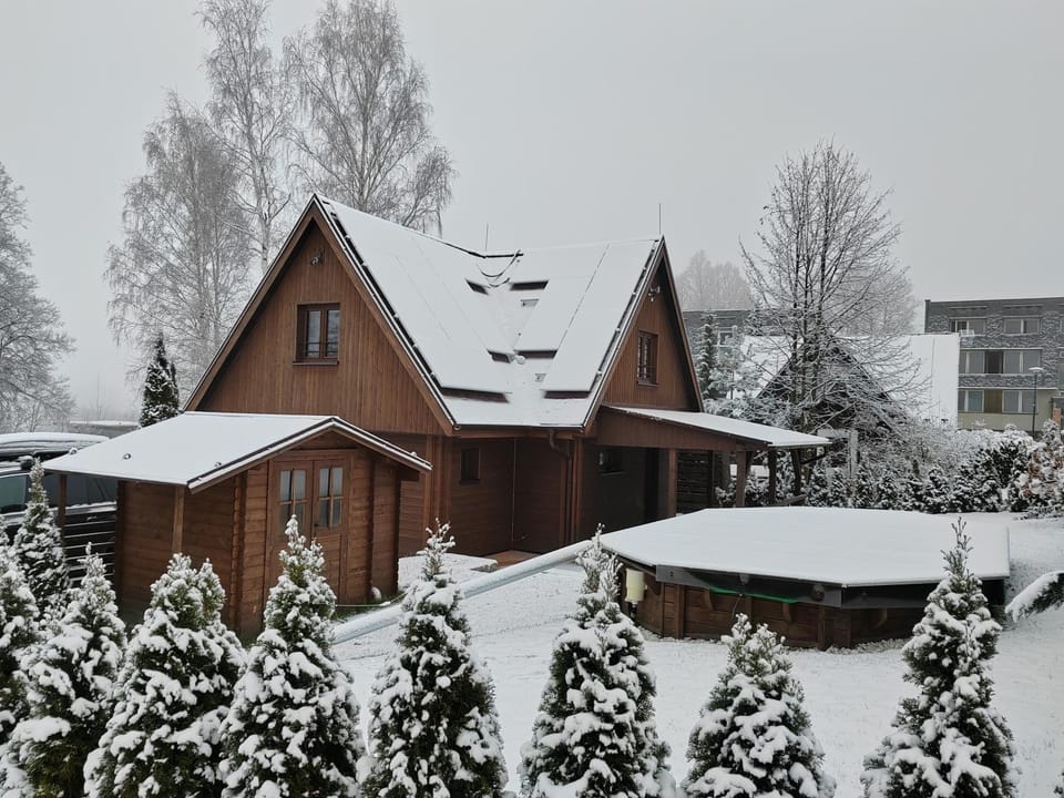 Property building, Winter, Swimming pool
