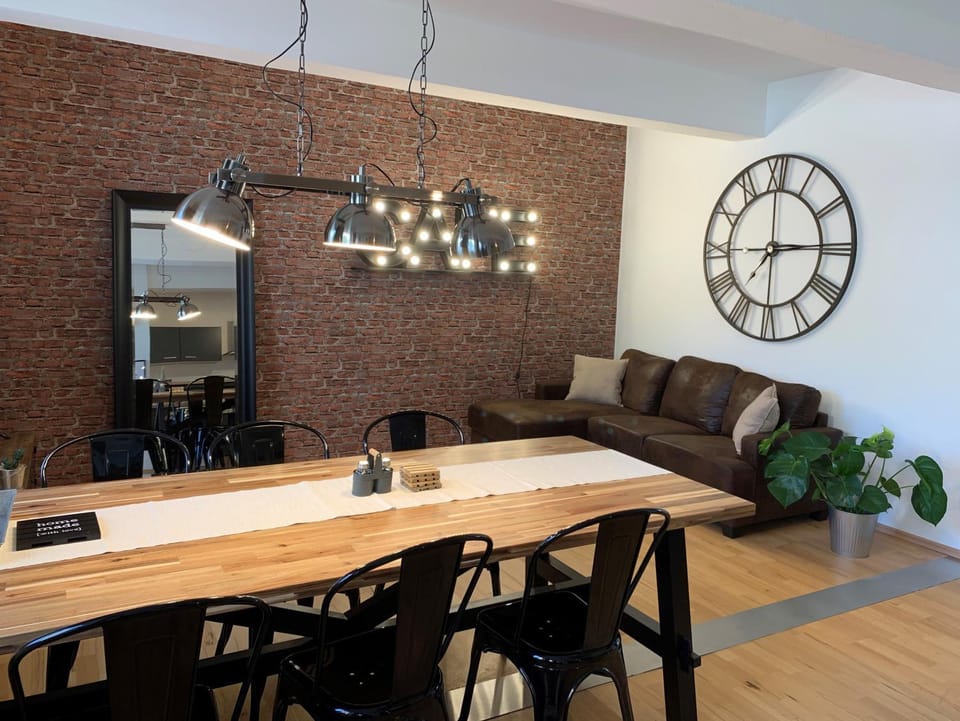 Lounge or bar, Dining area