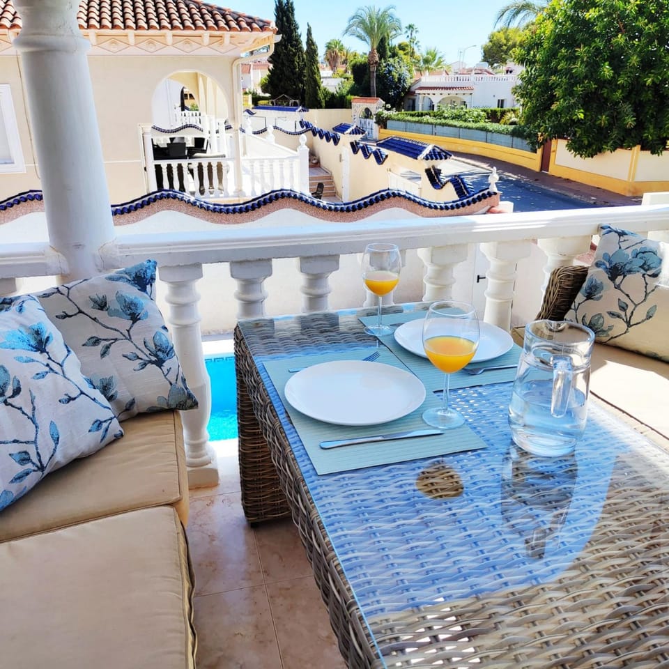 Property building, Balcony/Terrace, Balcony/Terrace, Swimming pool