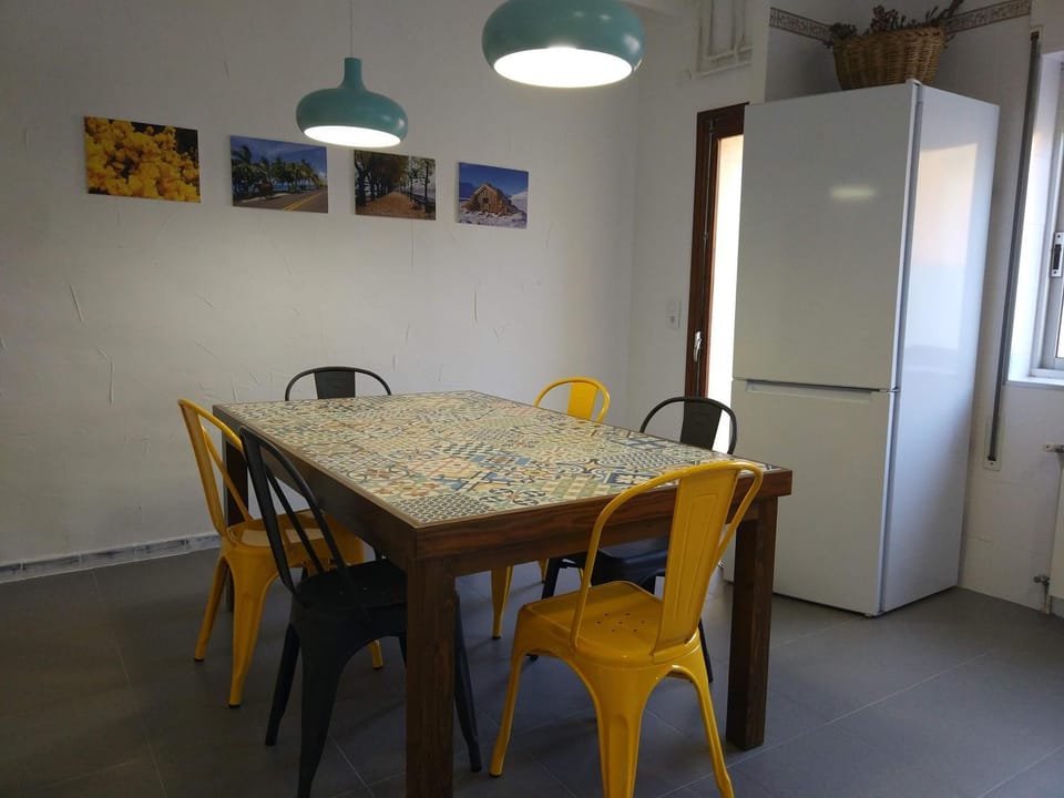 Kitchen or kitchenette, Dining area, kitchen
