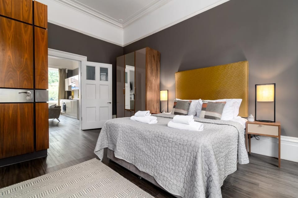 Bed, Bedroom, towels, wardrobe