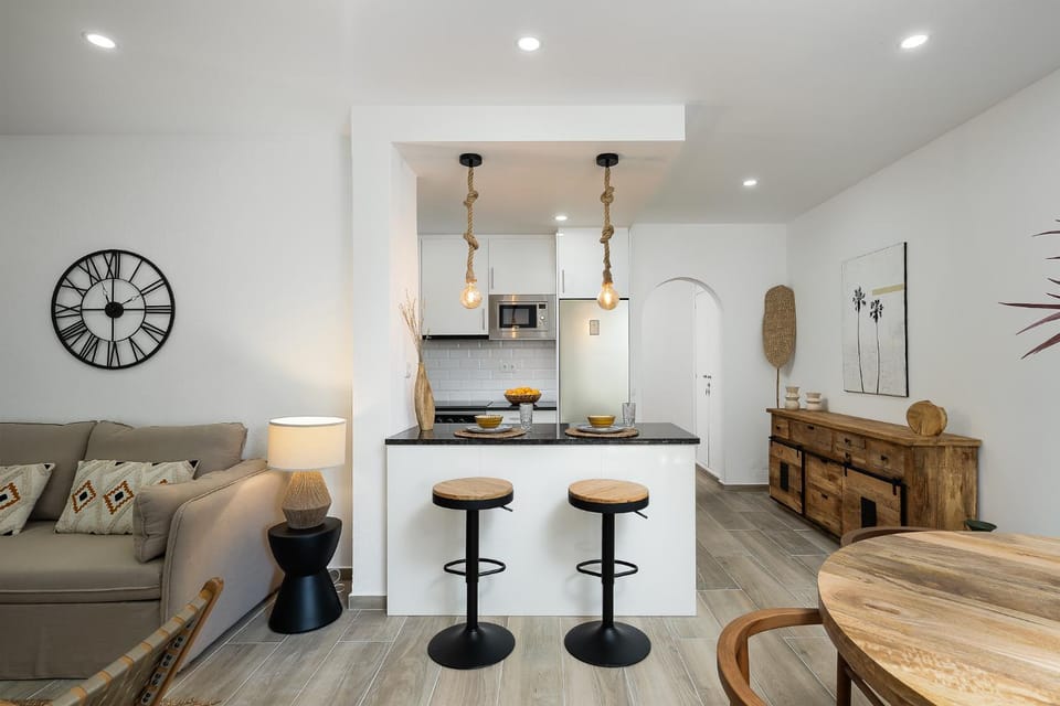 Amazing Beach House with Balcony (Free WI-FI) Apartment in Lagos