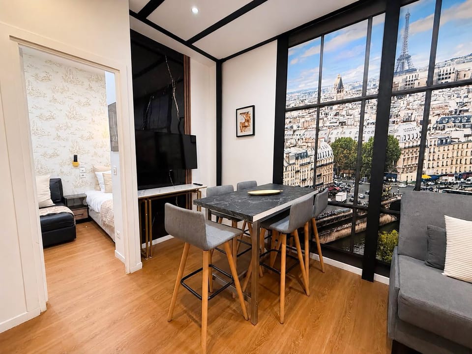 114 - Urban Saint Denis Couture Apartment in Paris