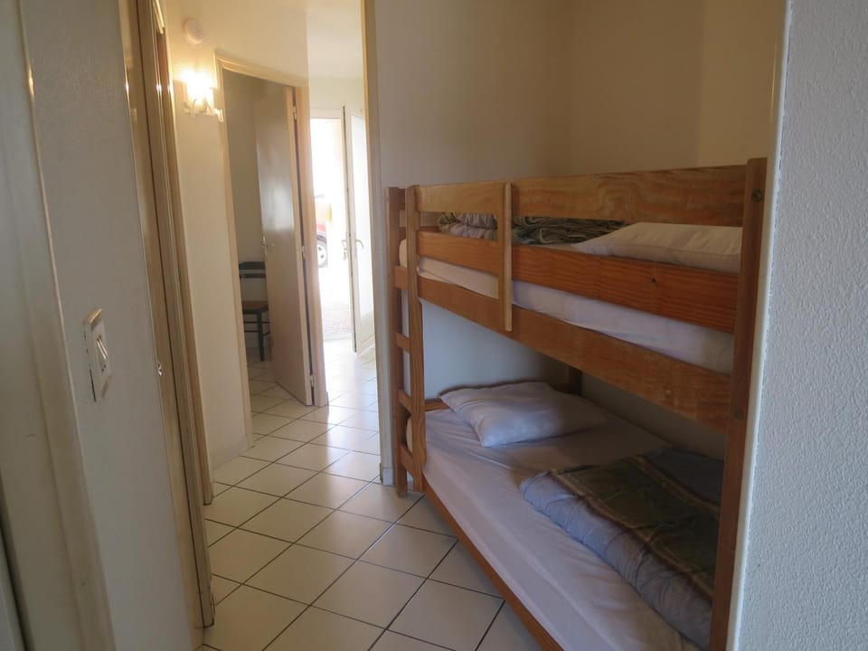 bunk bed