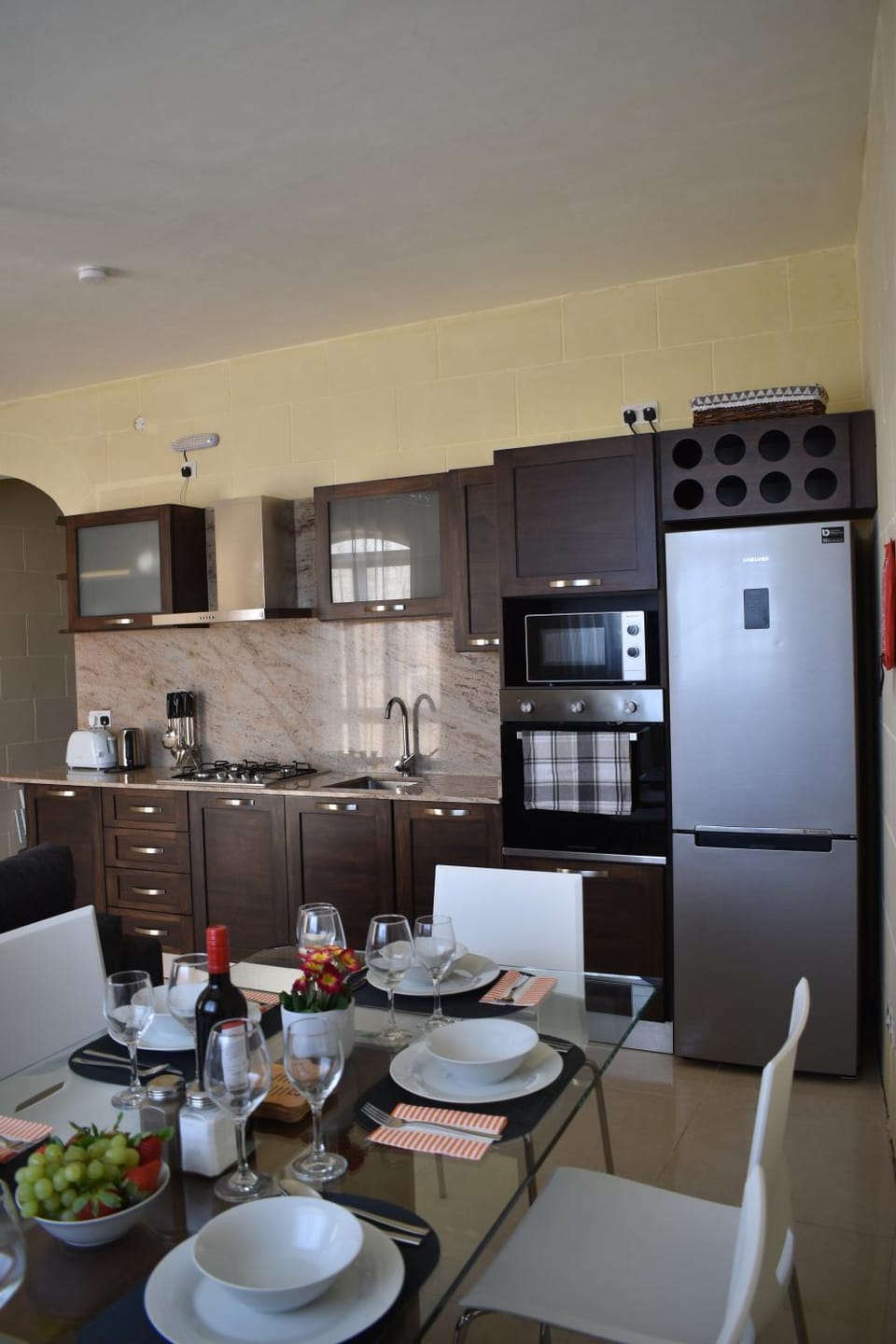 Coffee/tea facilities, Kitchen or kitchenette, Dining area