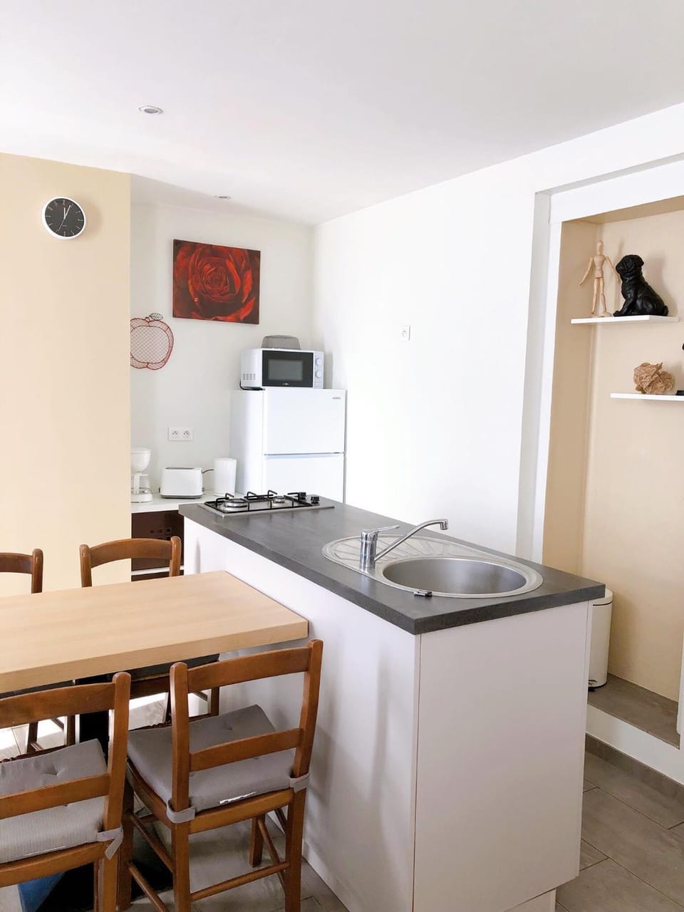 Kitchen or kitchenette, Dining area, Communal kitchen