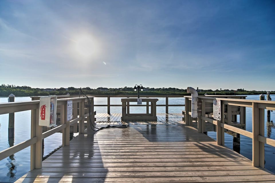 Resort Condo w/ Beach Access in Indian Shores! House in Indian Shores
