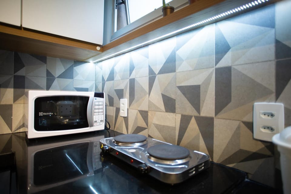 Kitchen or kitchenette, Communal kitchen, minibar, stove