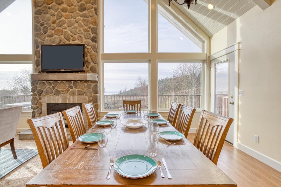 Netarts Coastal Retreat - Meredith Lodging House in Netarts
