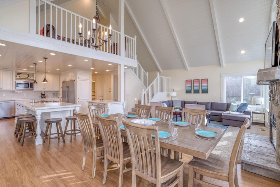 Netarts Coastal Retreat - Meredith Lodging House in Netarts