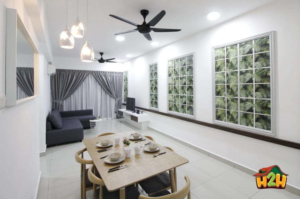 TV and multimedia, Balcony/Terrace, Living room, Seating area, Dining area