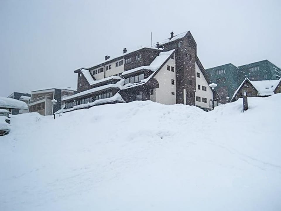 Property building, Winter