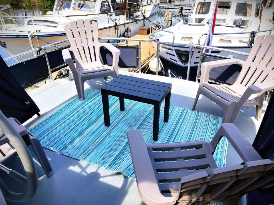 Motor Yacht Amazone Docked boat in Amsterdam