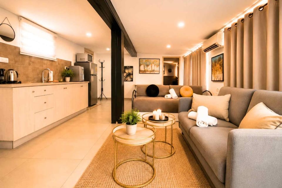 Barak Royal Suites 20 sea view - ג'קוזי בחצר ומרפסות עם נוף לים Apartment in Eilat