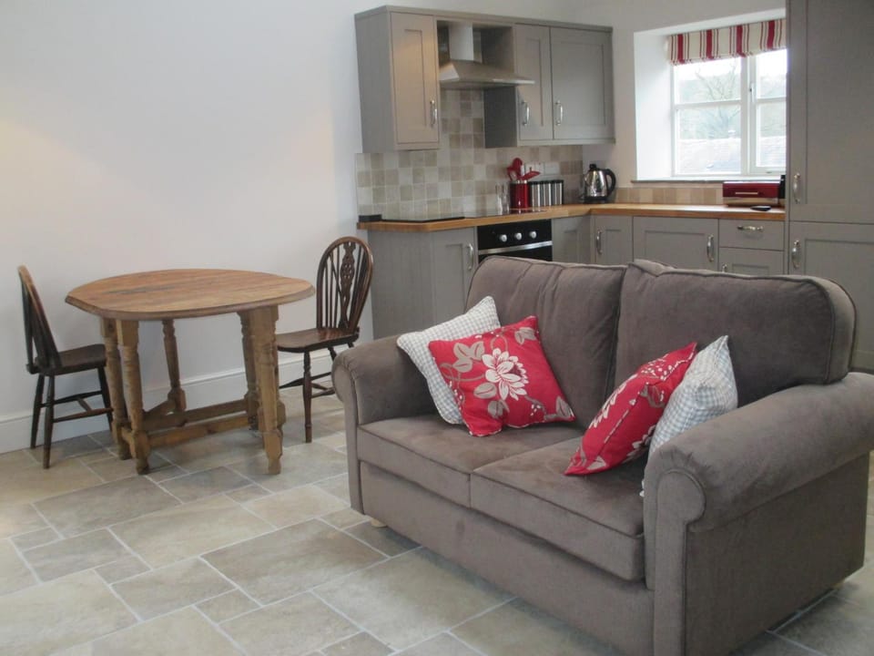 Lavender Cottage House in North East Derbyshire District