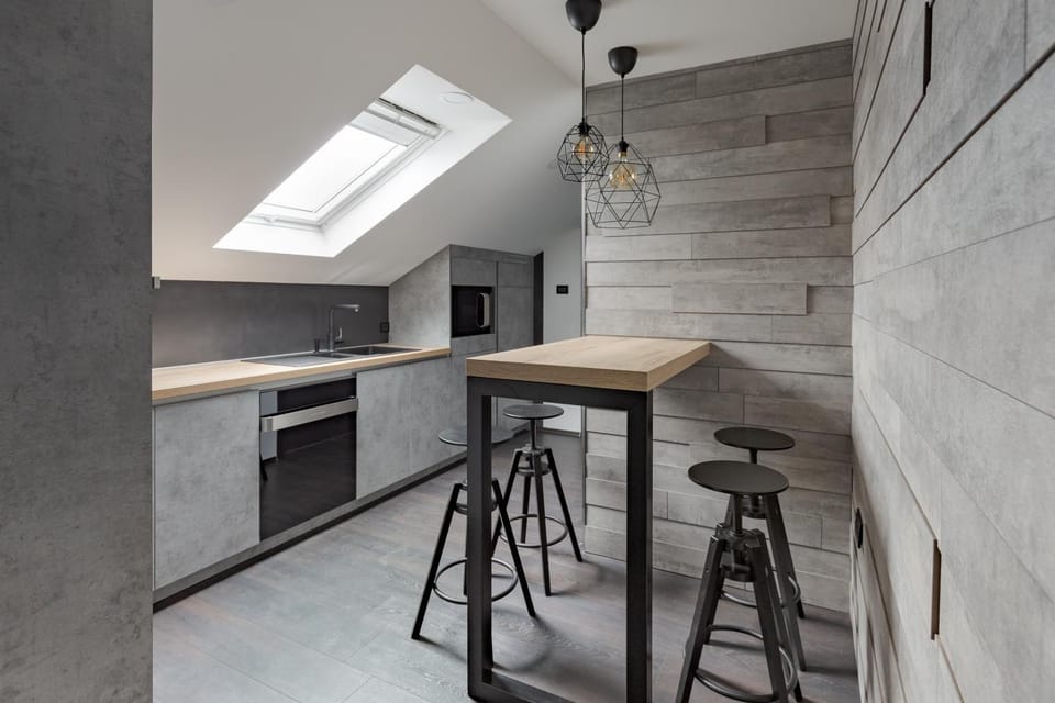 Kitchen or kitchenette, Dining area