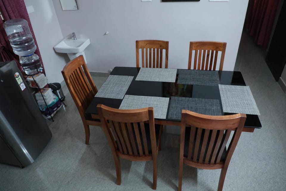Restaurant/places to eat, Dining area