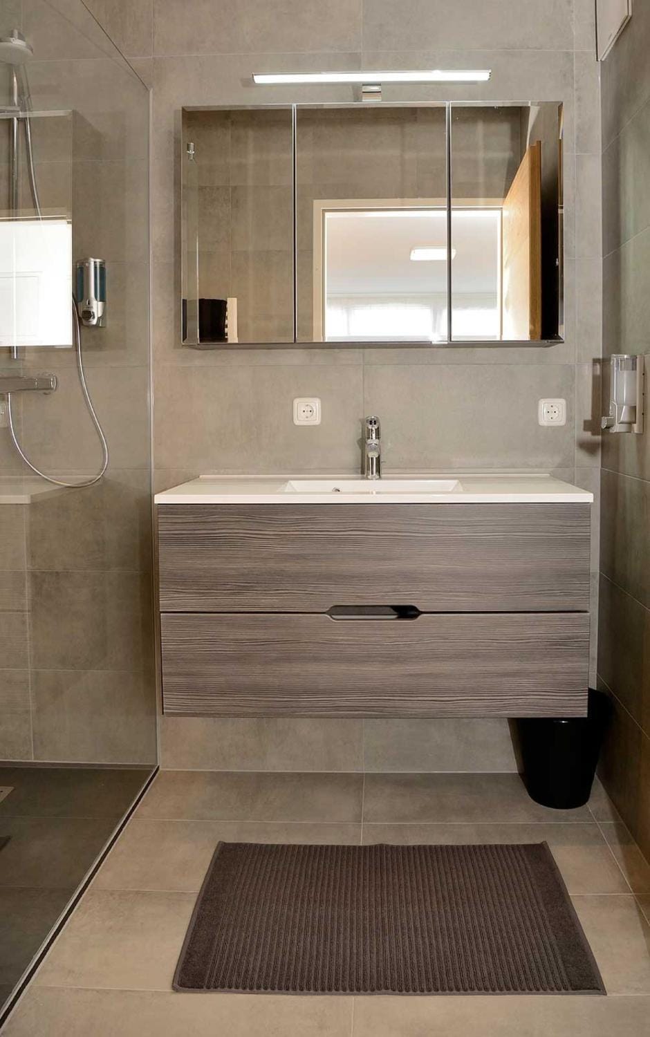 Bathroom, Living room