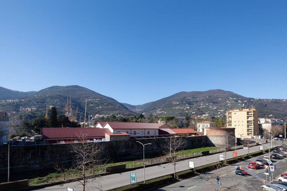 Rent Rooms La Spezia Bed and Breakfast in La Spezia