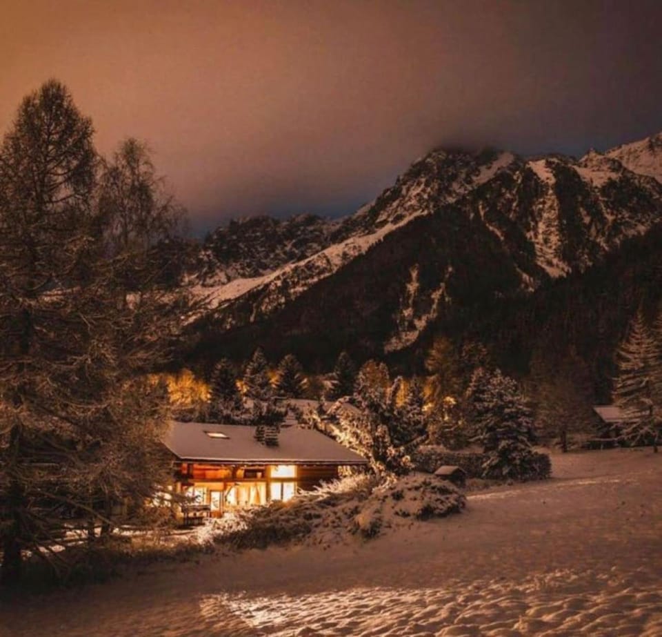 Chalet Taconnaz - Warm & Cosy 3BR Chalet with Fireplace in Nature - By Cozee Rentals Chalet in Les Houches