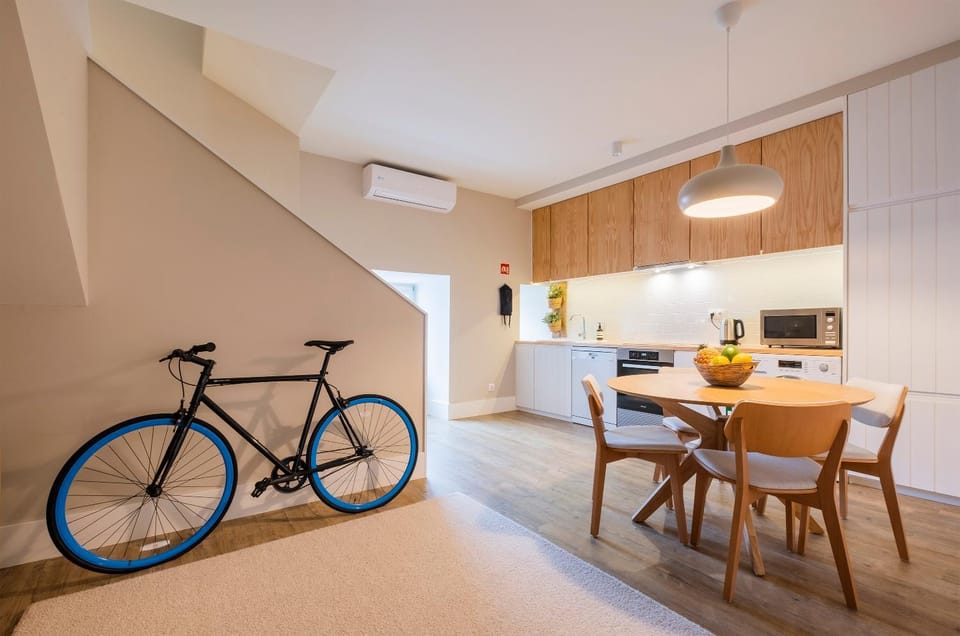 Kitchen or kitchenette, Decorative detail, Dining area