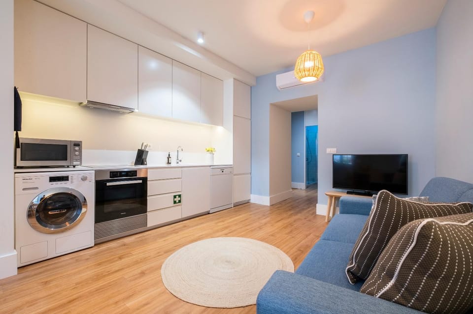 Kitchen or kitchenette, Living room, Seating area