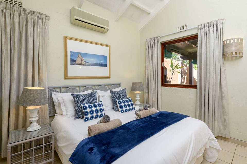 Bedroom, air conditioner